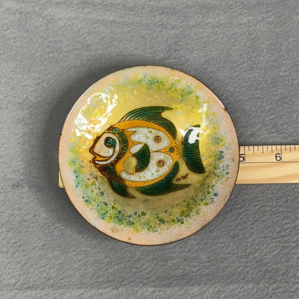 Phyllis Wallen Artistic Mid-Century Enamel on Copper “Fish” Design Glass Plate - Picture 13 of 15